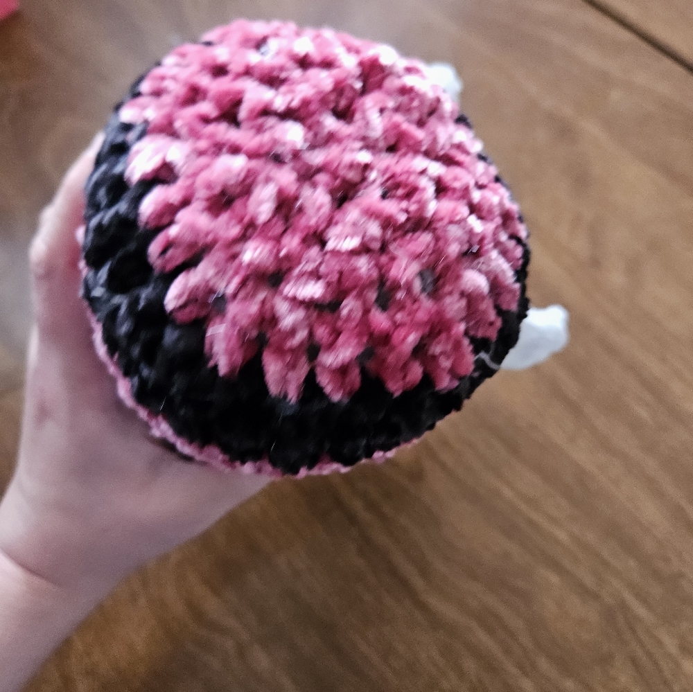 Crochet Velvet Raspberry Bee - Picture 10 of 15